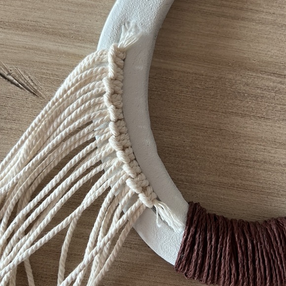 NEW💕 Fringe Horseshoe Decor - Picture 2 of 4